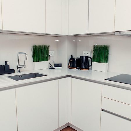 2 Bed Flat London Exterior photo